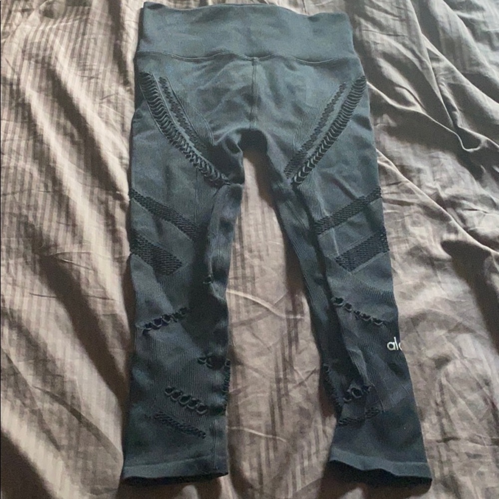 ALO Crop Leggings